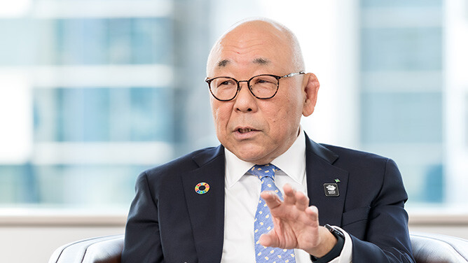枝常 茂氏 インタビューカット