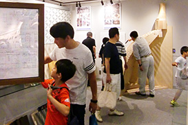 木工展示室では、東京駅丸の内駅舎(保存・復原)屋根部分の模型や著名な現場(サントリーホールほか)の施工図を現寸大で展示